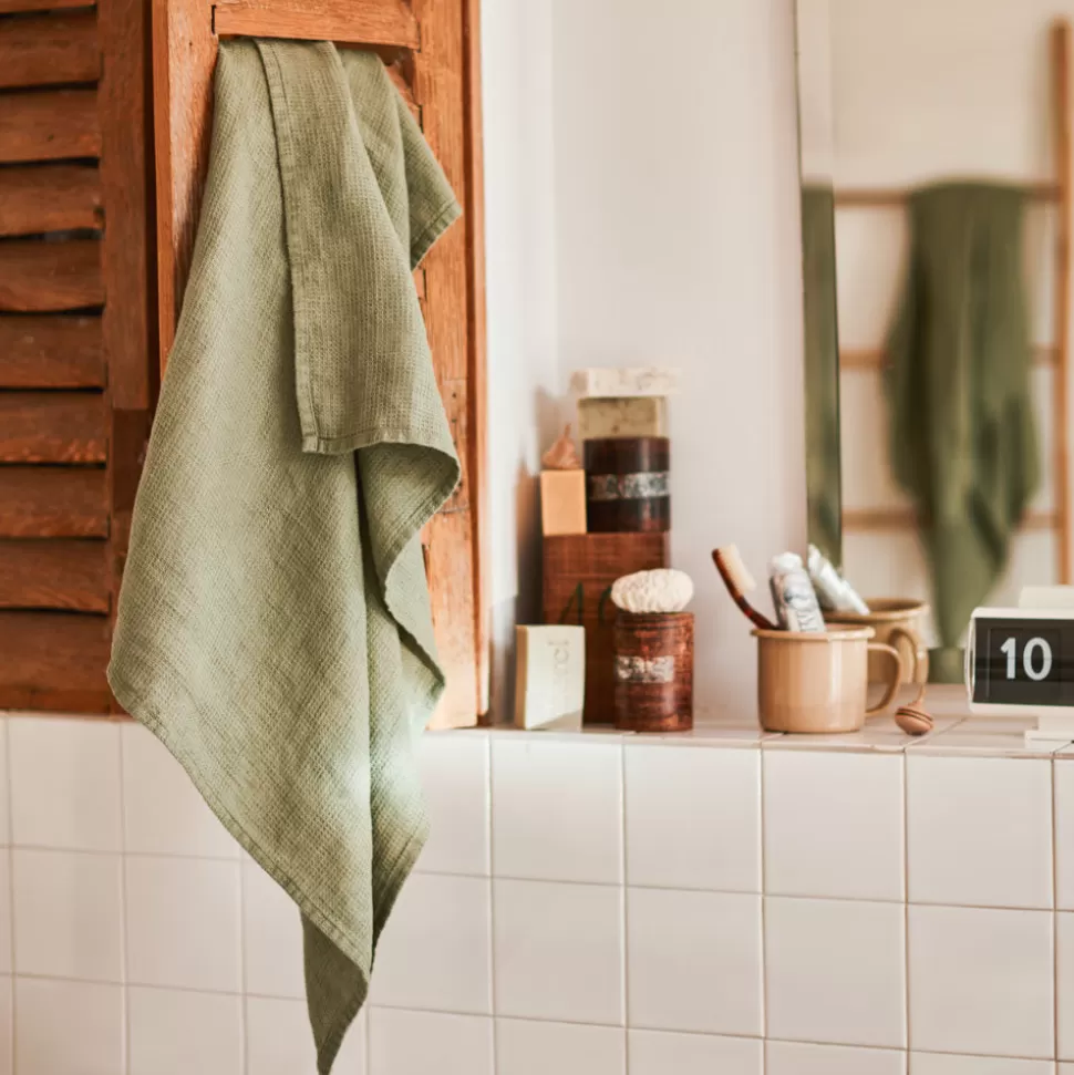 Serviette de bain en lin - Nid d'abeille - Vert Komorebi>Merci Paris Discount